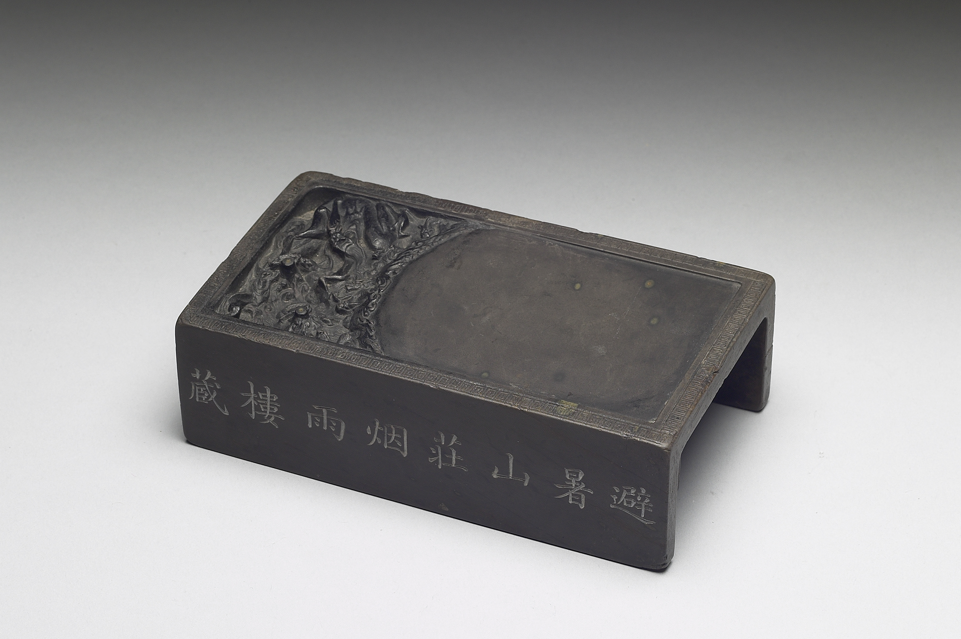 端石雲Tuan Inkstone with Clouds and Dragons and 99 Columns